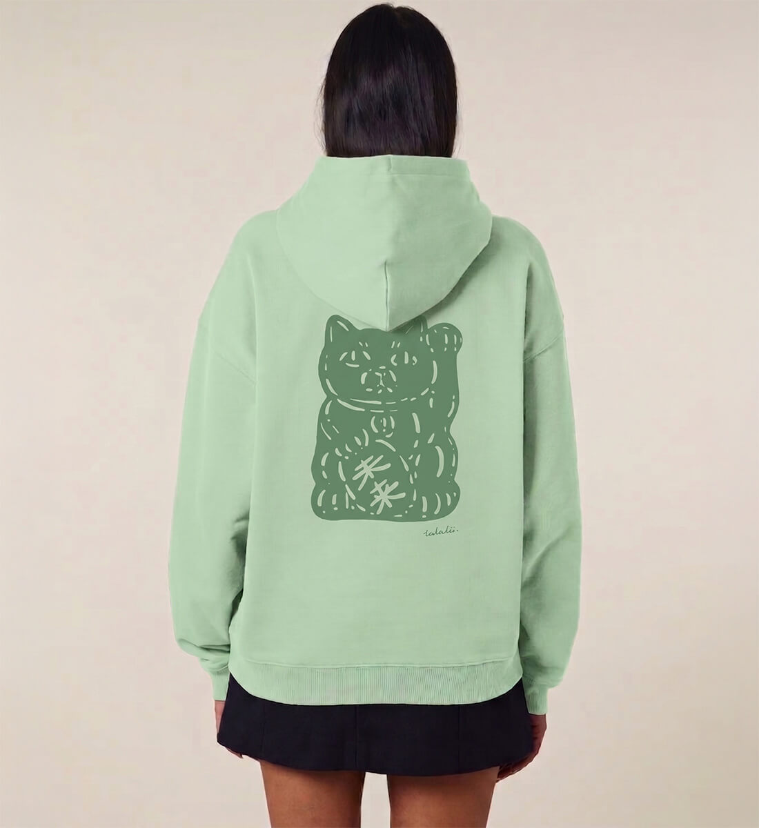 Damen Oversized Hoodie Mintgrün Rückansicht, großer Maneki Neko Winkekatze Print, cleane Studioaufnahme